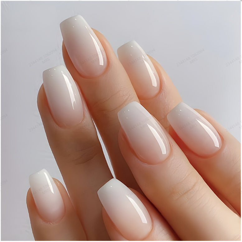 Elegante Ombre-Nagelverlängerungen Karnz