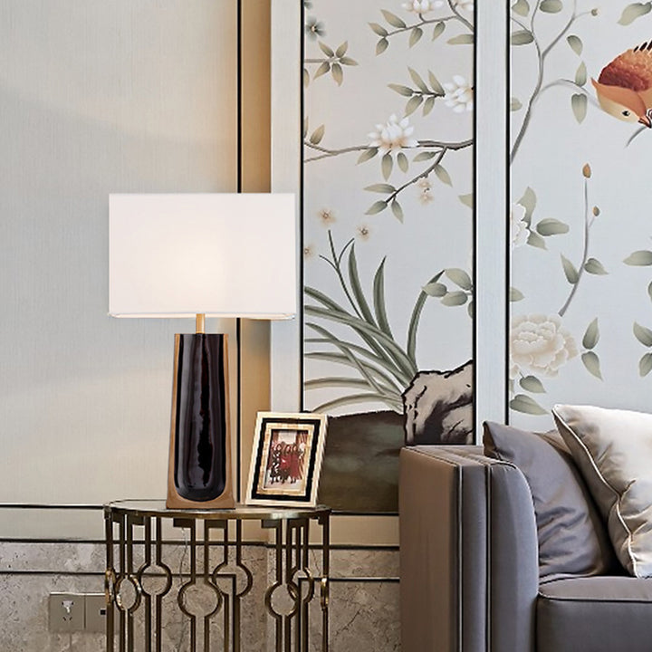 Elegante dekorative Tischlampe mit zeitgemäßem Design