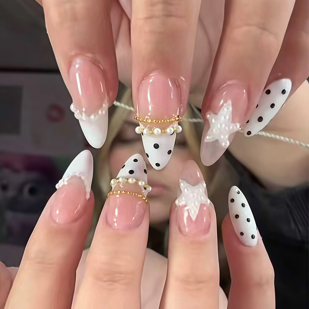 Stylische dekorative Stiletto-Nagelverlängerungen Karnz