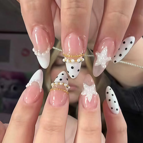 Stylische dekorative Stiletto-Nagelverlängerungen Karnz