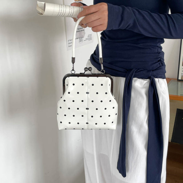 Stylische Pünktchen-Handtasche