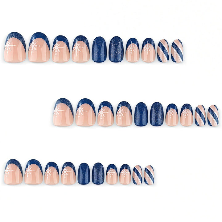 Kunstnägel mit Glitzerndem Blau und Floralem Design Karnz