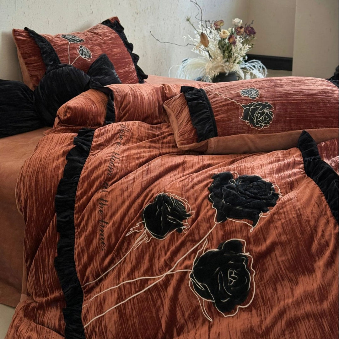Plüsch zerknitterte Samt Blumenstickerei Wendebettwäsche Set mit Rüschensamtkante & Euro-Kissenbezügen