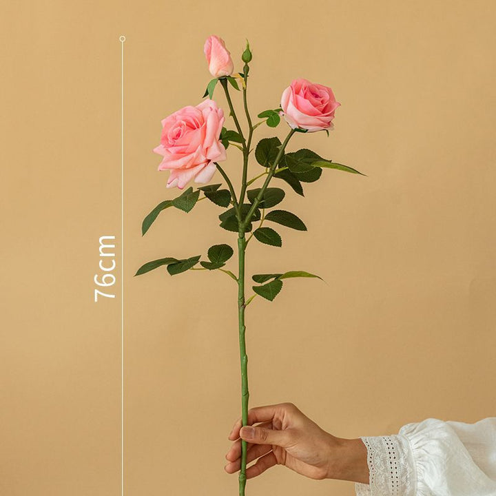 Elegante synthetische Rosenbouquet