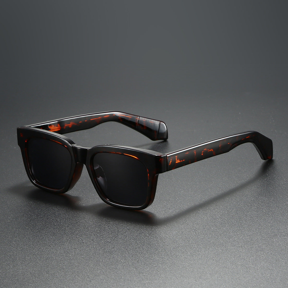 Damen quadratische Sonnenbrille mit markantem Schildpatt-Muster Karnz