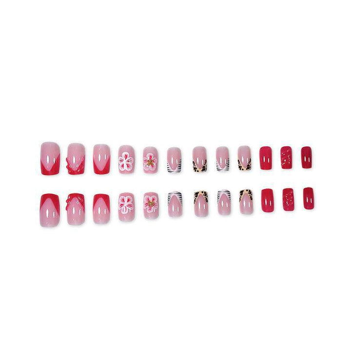 Kreatives Floral Press-On Nagelkunst Set Karnz
