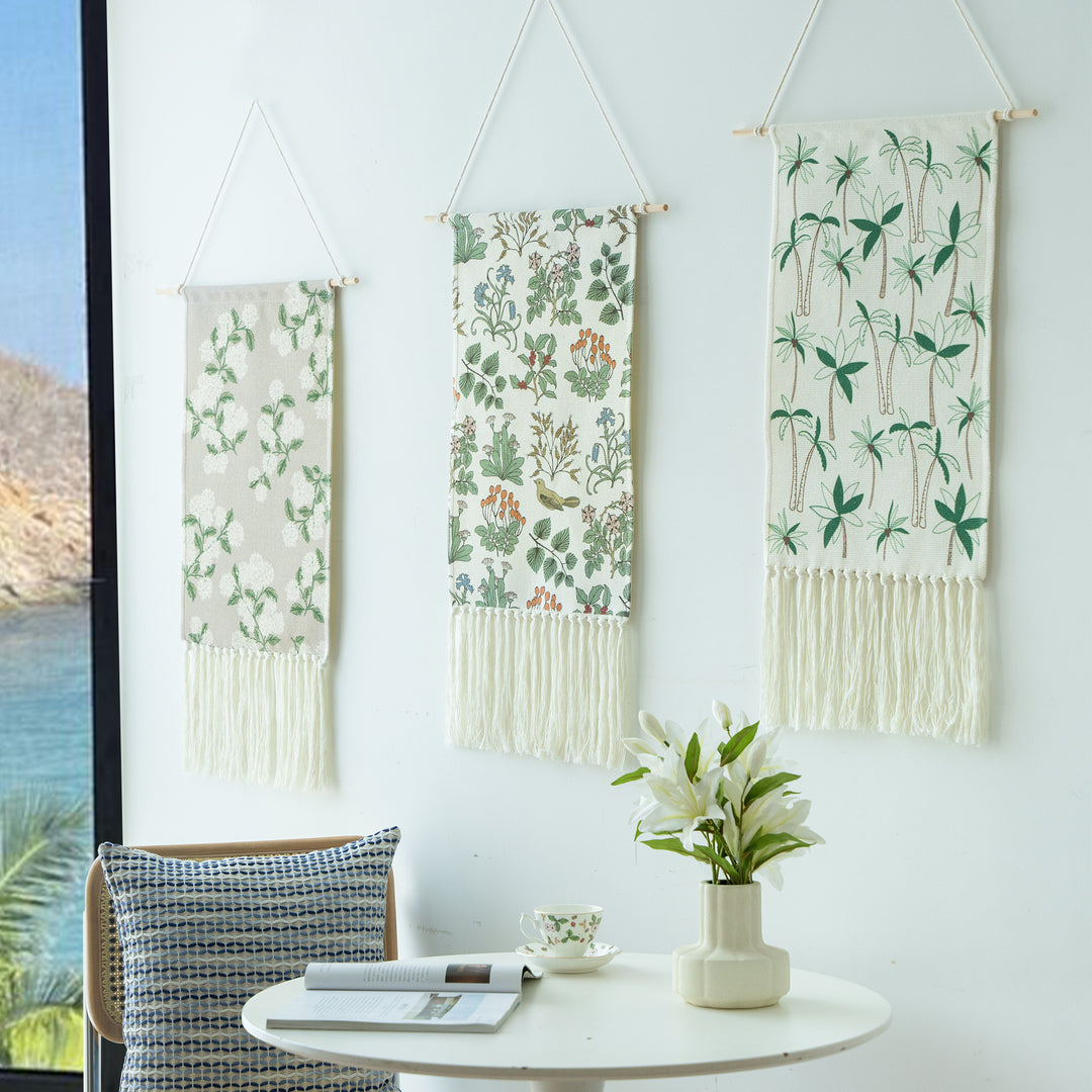 Gewebter Wandbehang mit floraler Jacquardstruktur und langen Fransen Karnz