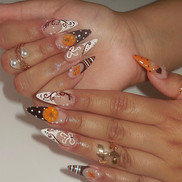 Künstlerisches saisonales Press-On Nagelset