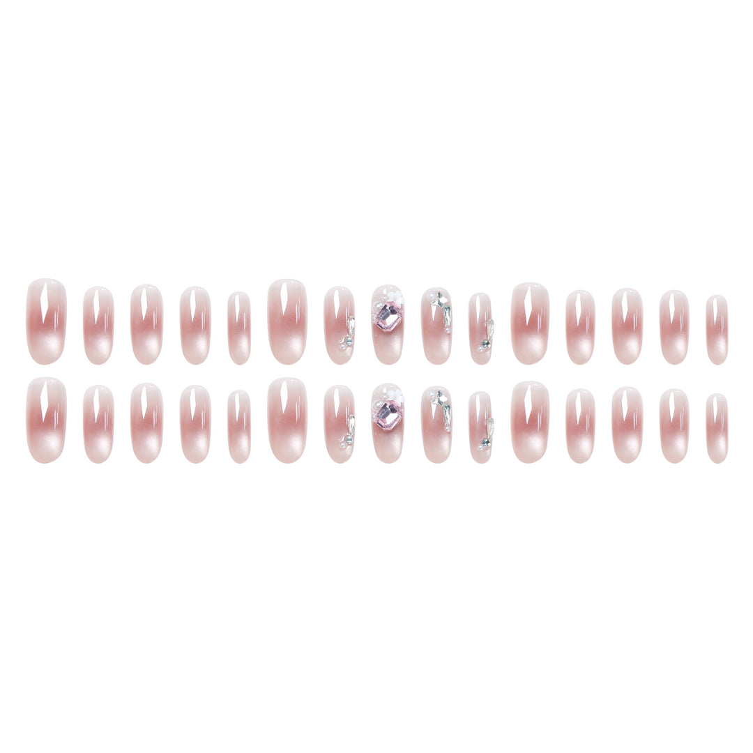 Kunstnagelset mit glamourösen 3D-Applikationen und eleganten Blütenverzierungen Karnz