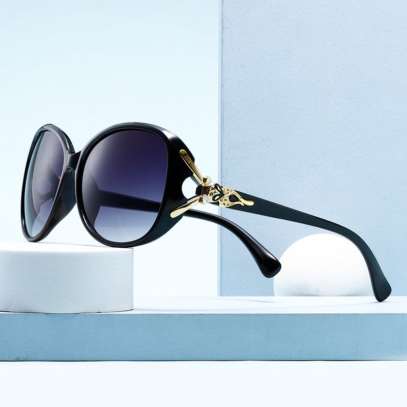 Damen Glamouröse Sonnenbrille mit anpassbarem Rahmen und hochwertigem Gläser Karnz