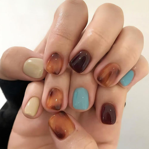 Künstliche Fingernägel mit elegantem Ombre-Effekt Karnz