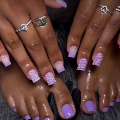 Elegantes Nagelkunstset mit 3D-strukturierten Designs Karnz