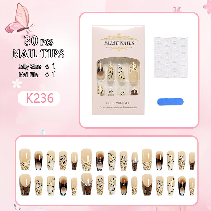 Glamouröses Nagelset Karnz