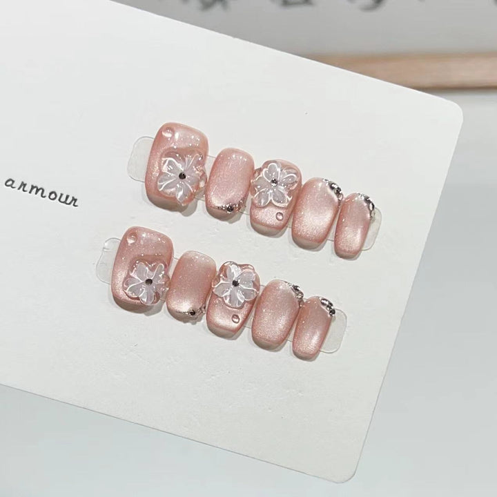 Blumenverziertes Press-On-Nageldesign-Set