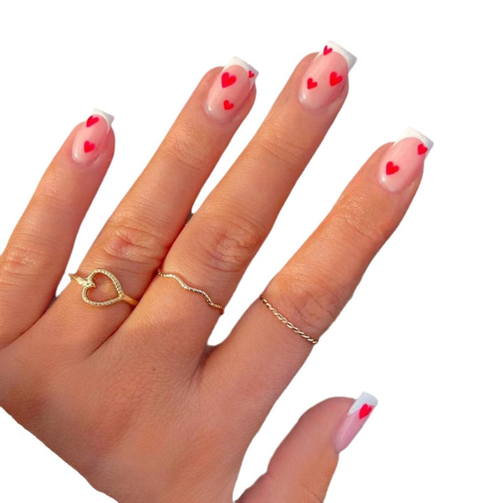 Herz-verzierte French Tip Nagelkunst Karnz