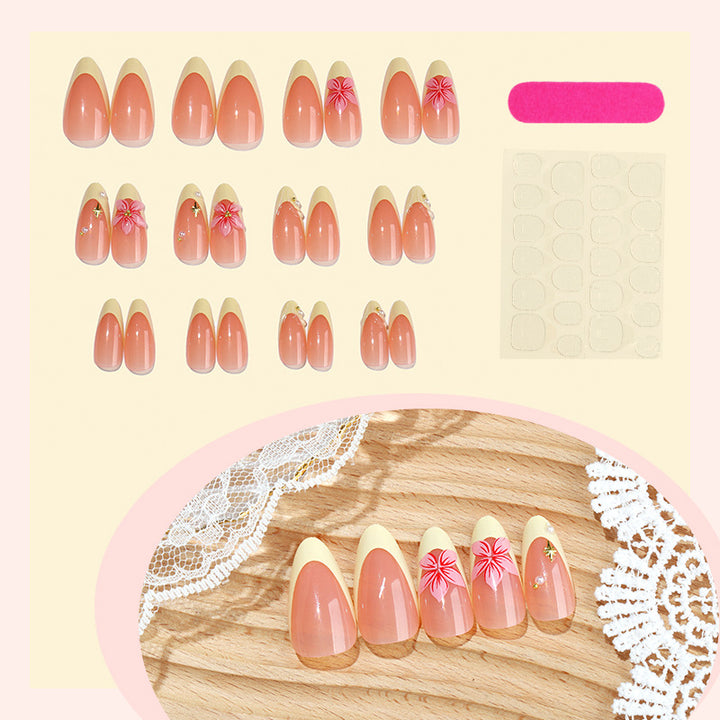 Elegantes blumeninspiriertes Press-On-Nagel-Set Karnz