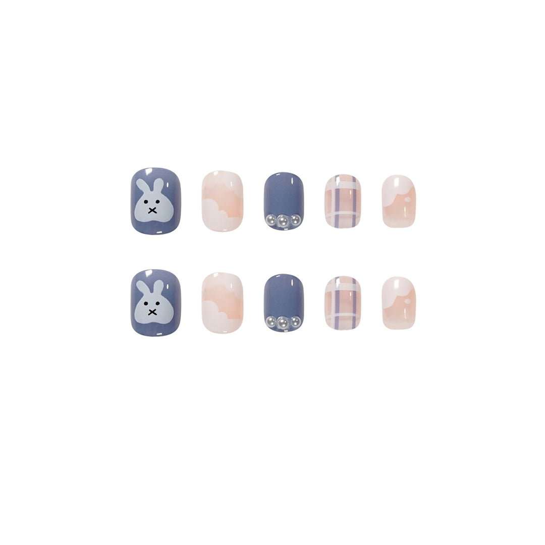 Kunstvolle Nagelkunst mit Tiermotiv Karnz