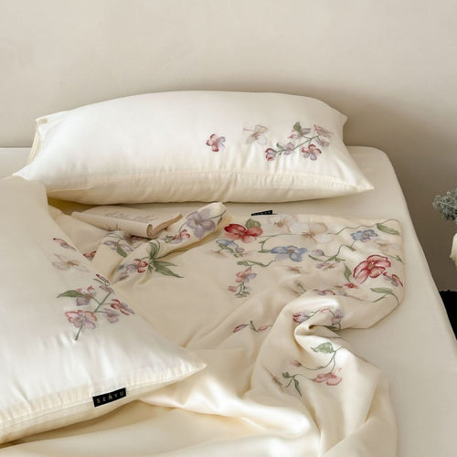 Luxuriöses Bettwäscheset aus Baumwollsatin mit tonaler Blumenstickerei und Hotelverschluss