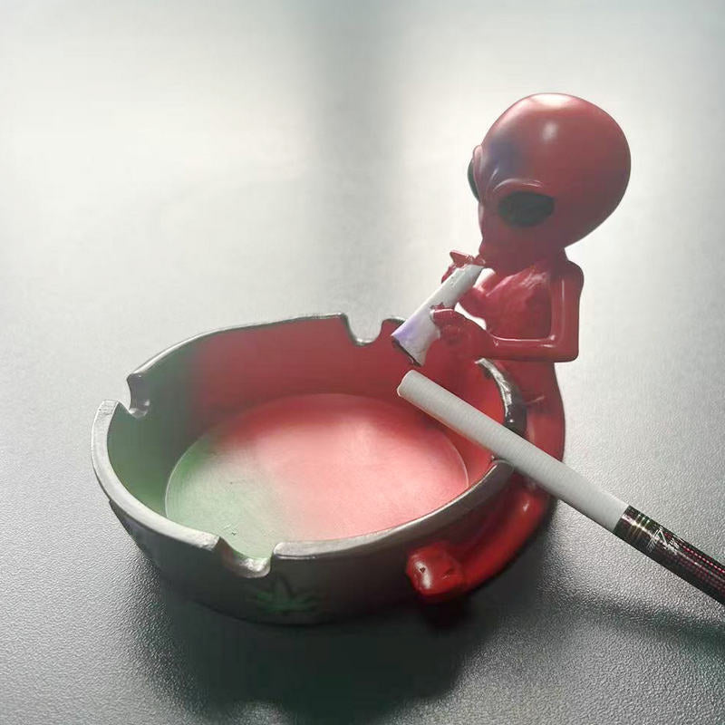 Abstrakte Aschenbecher Figur Karnz