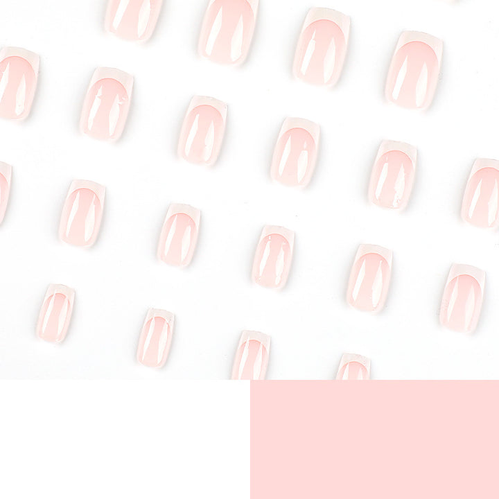 Elegante Nagelverlängerungen mit französischem Design Karnz