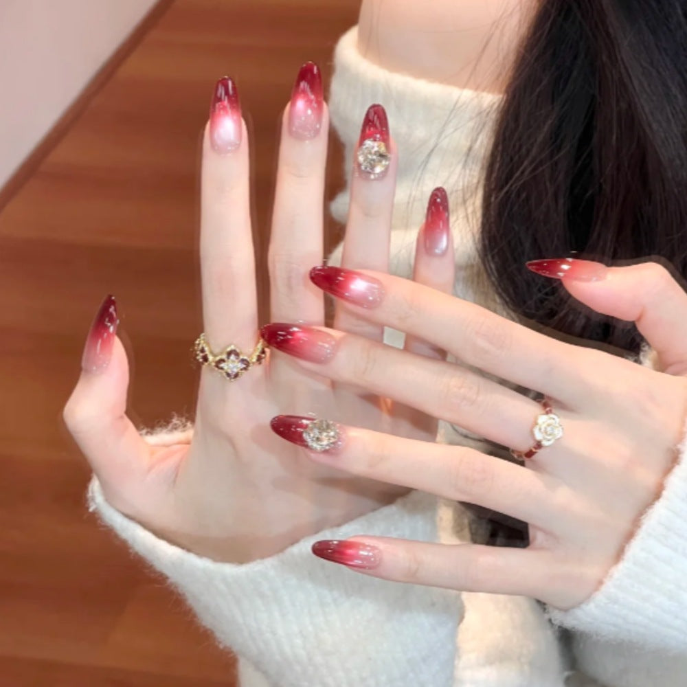 Glamouröse Gradient Stiletto Press-On Nägel mit Strassakzenten Karnz