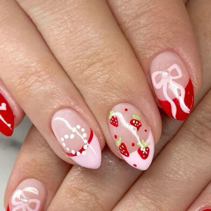 Charmantes Erdbeer-Themen-Nagelkunstset