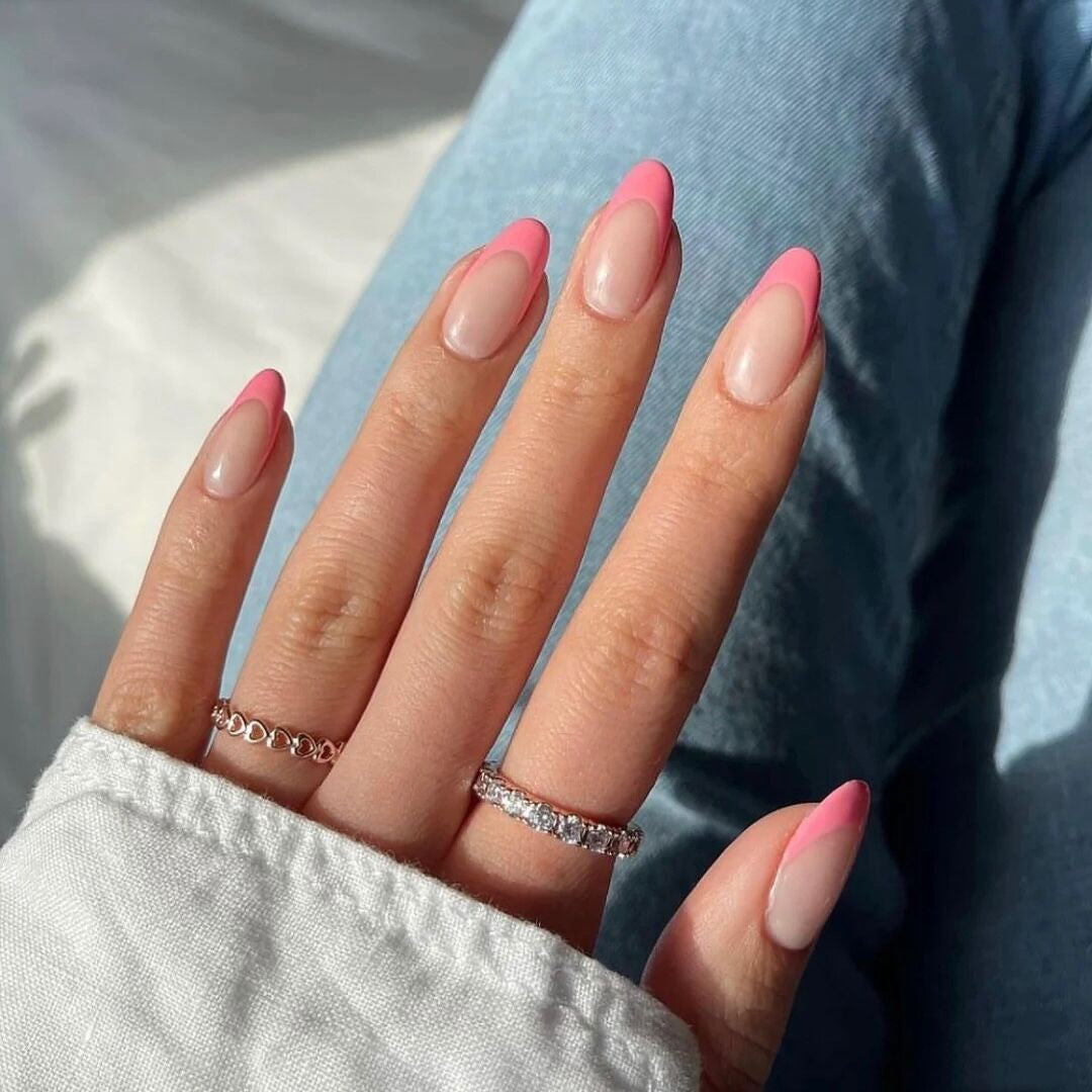 Elegante Stiletto French Tip Press-On Nägel Karnz