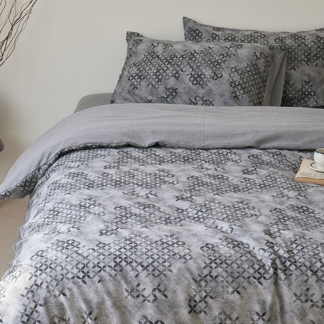 Wendematratzenbezug-Set aus gebürsteter Baumwolle mit subtiler geometrischer Jacquard