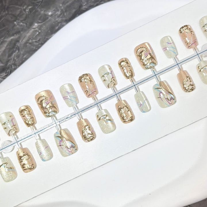 Luxuriöses Künstlerisches Press-On Nageldesign