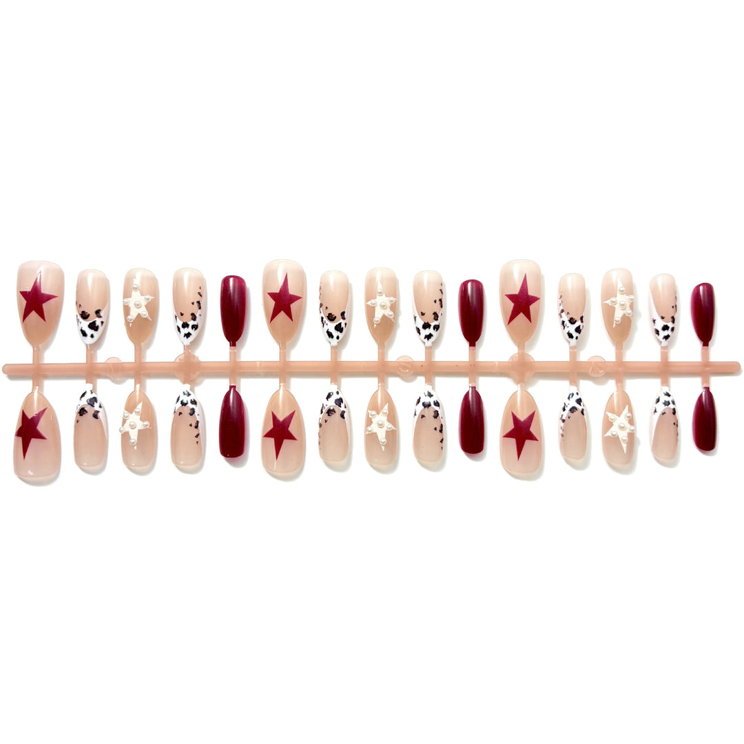 Stylisches Press-On-Nagelset mit künstlerischen Designs