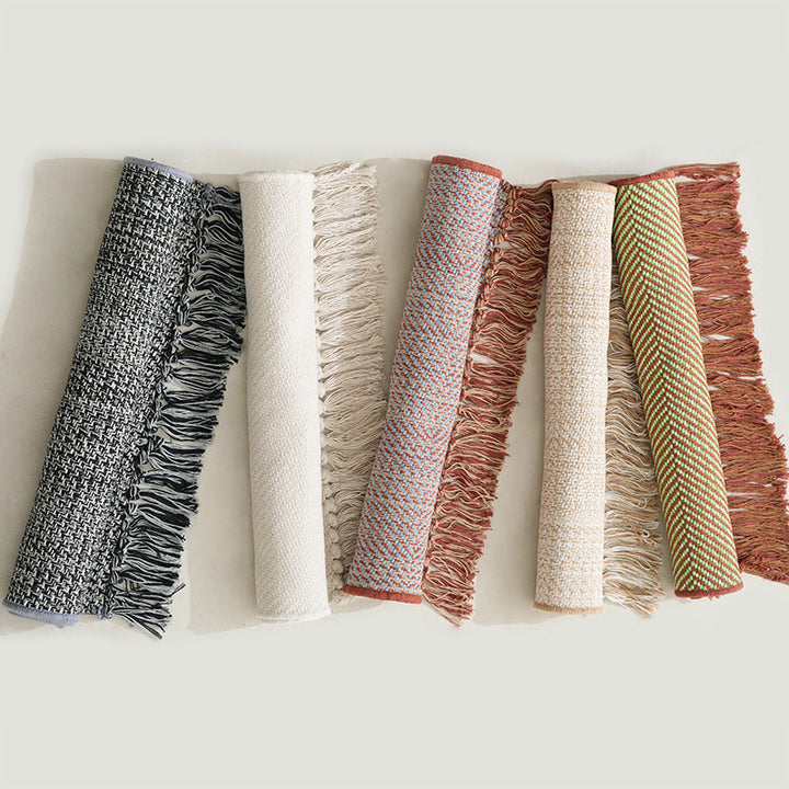 Gewebter Tischläufer mit dichtem Fischgrät‑Jacquard und Fransen Karnz