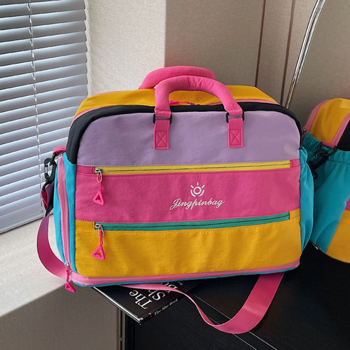 Vielseitige Reisetasche mit mehreren Taschen