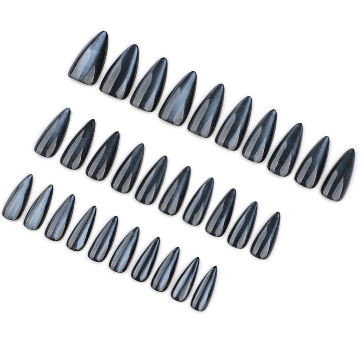 Künstliche Nagelverlängerungen mit eleganten Ombre-Effekten Karnz