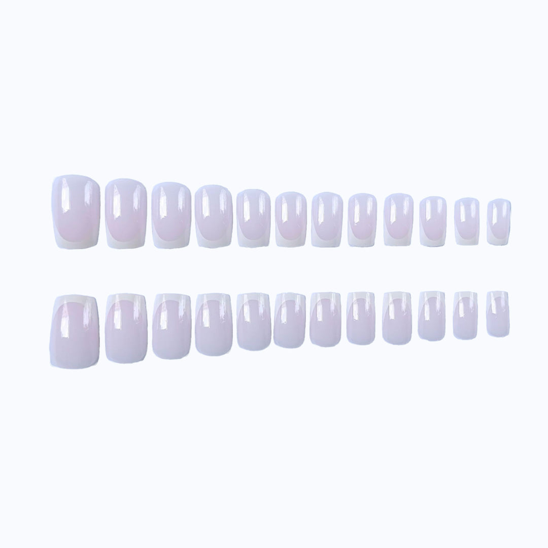 Elegantes French Tip Nagelkunstset  1790958182