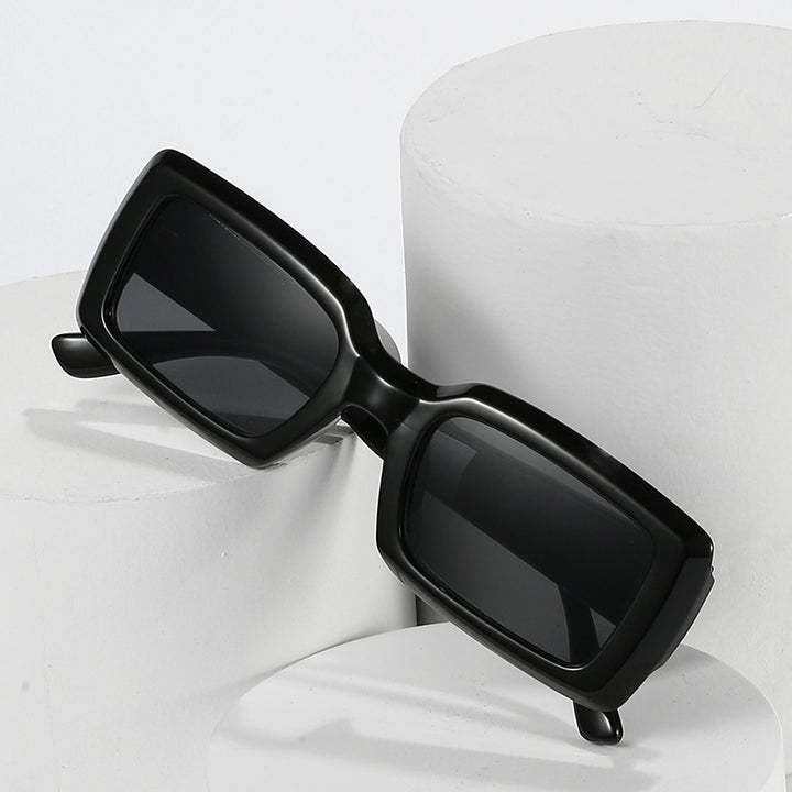 Übergroße geometrische Sonnenbrille mit verlaufenden Gläsern Karnz