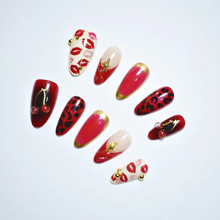 Künstlerisches Kuss-Themen Press-On Nagelkunst Karnz