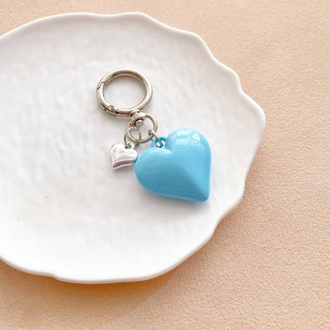 Herzförmiger Charm Schlüsselanhänger Karnz