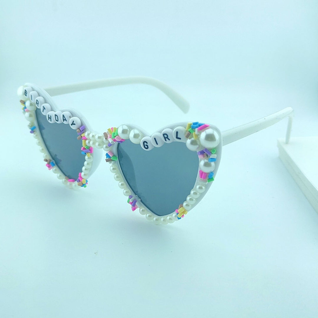 Damen Herzförmige Sonnenbrille mit außergewöhnlichem Dekor Karnz