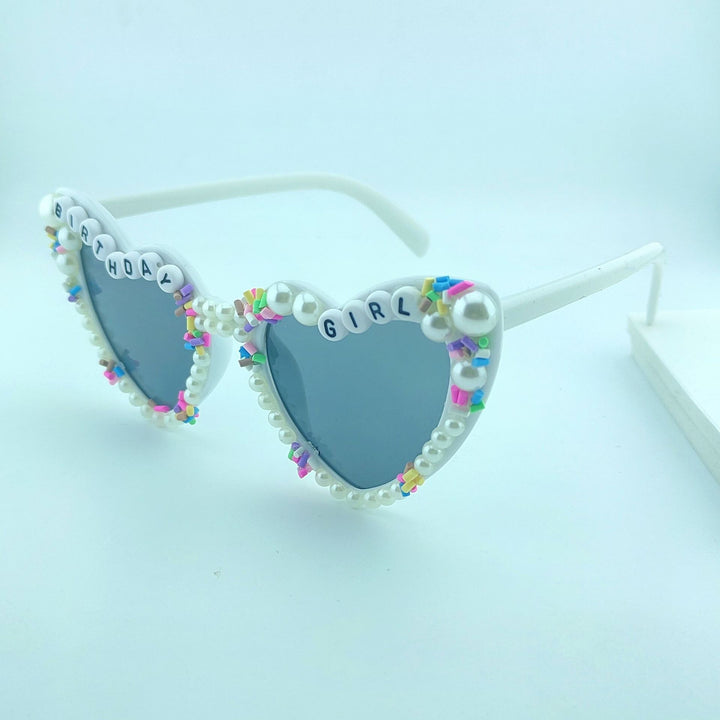 Damen Herzförmige Sonnenbrille mit außergewöhnlichem Dekor Karnz