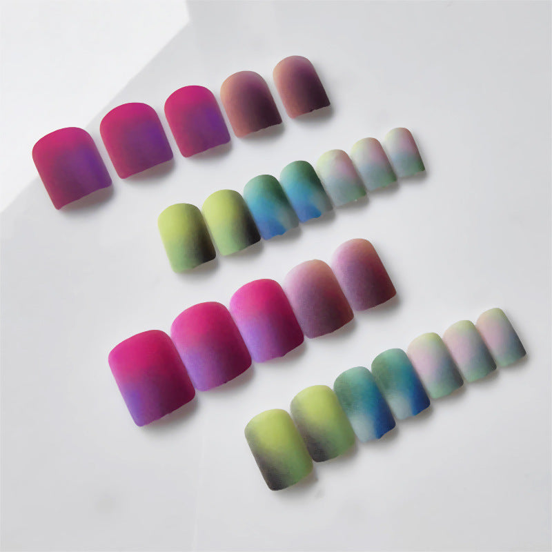 Kunstfingernägel Im Eleganten Ombre-Design Karnz