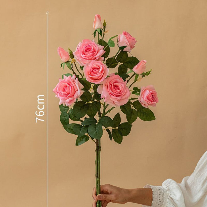 Elegante synthetische Rosenbouquet