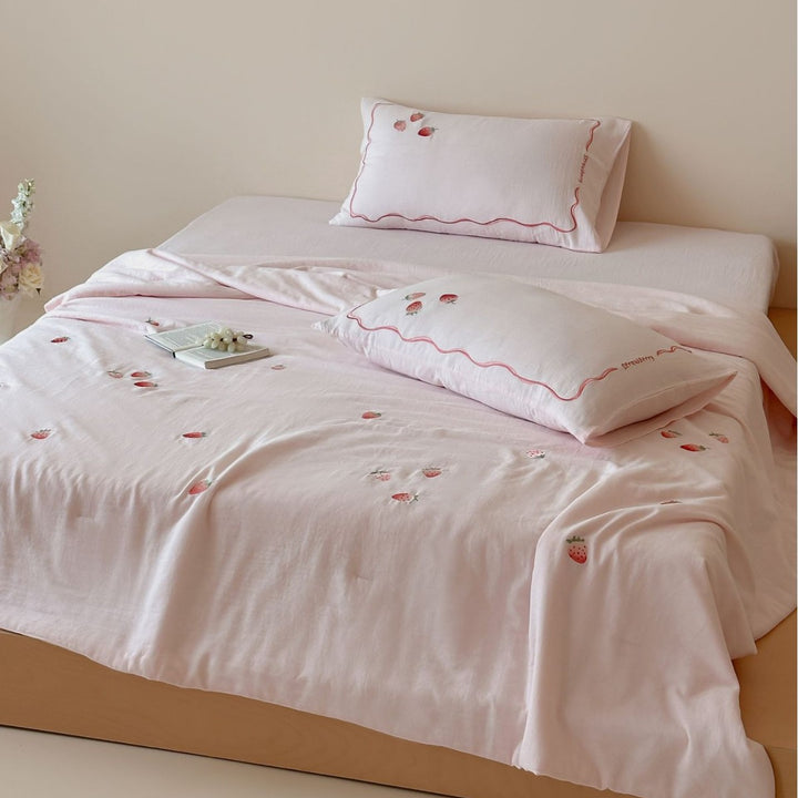 Leichtes Bettwäsche-Set aus Baumwoll-Perkal mit zarter Blumenstickerei