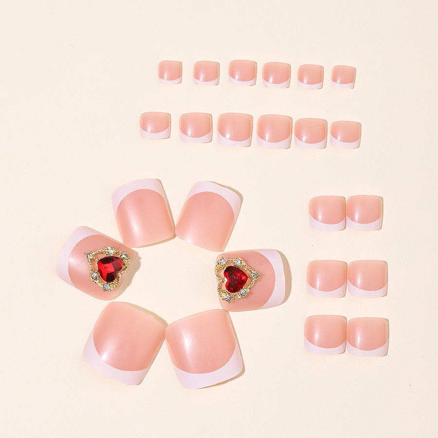 Luxuriöse Flip-Flops mit schimmernden Akzenten und eleganten Verzierungen Karnz