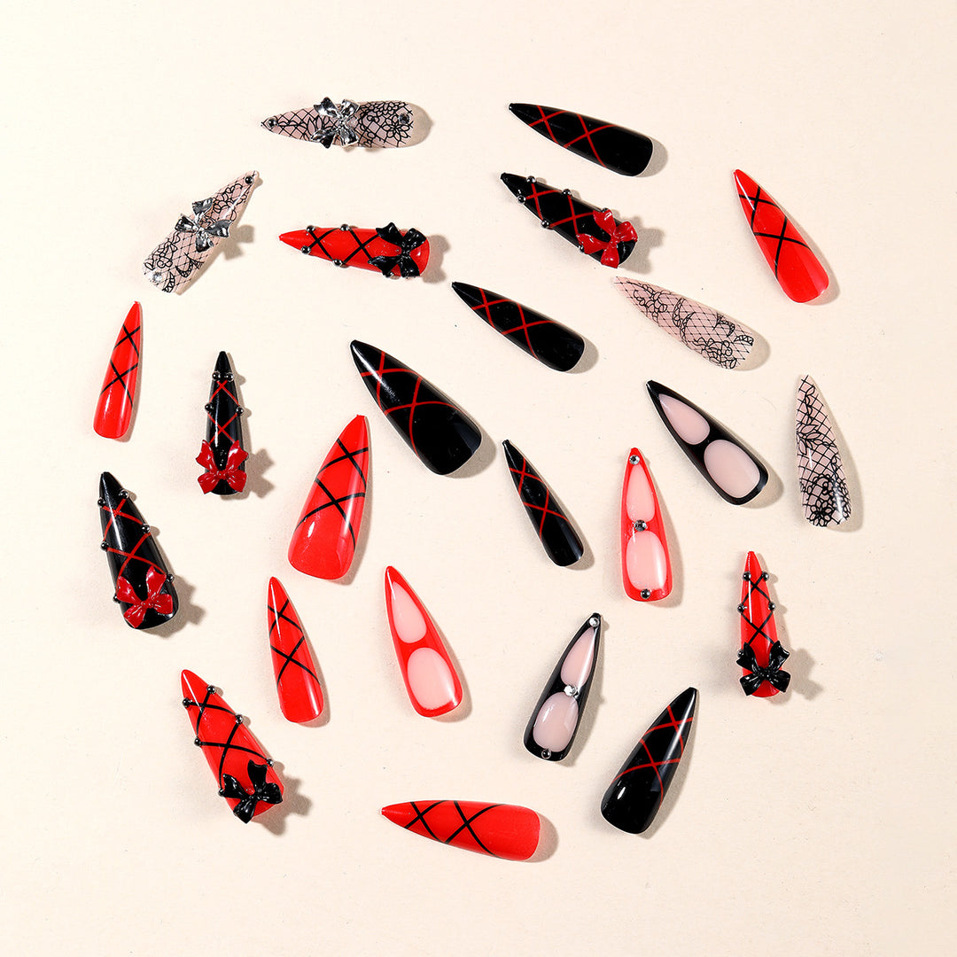 Gothic-inspirierte Stiletto-Nagelverlängerungen Karnz