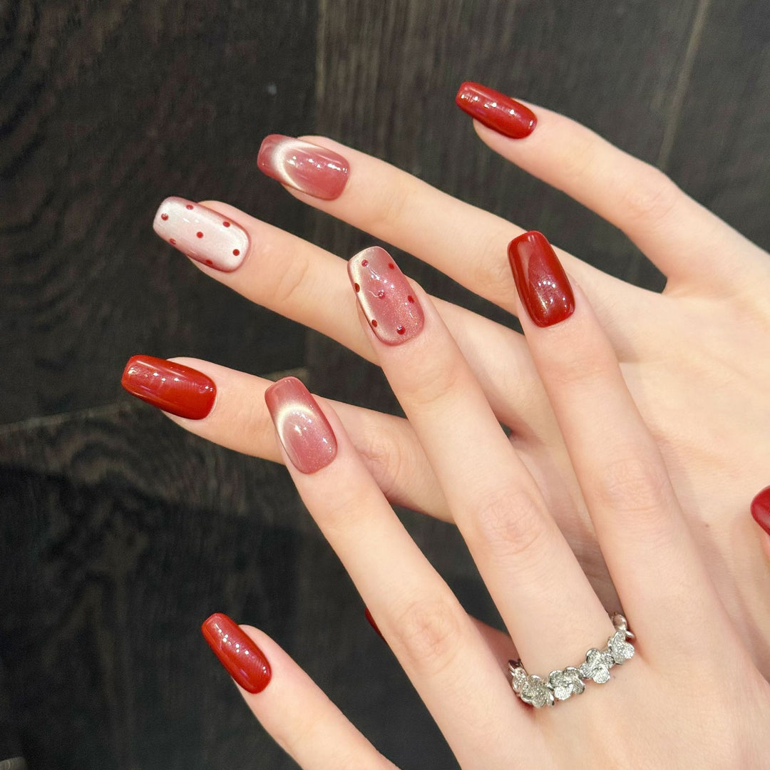 Dekoratives Press-On Nagelkunstset mit elegantem Farbverlauf und Punkte-Mustern