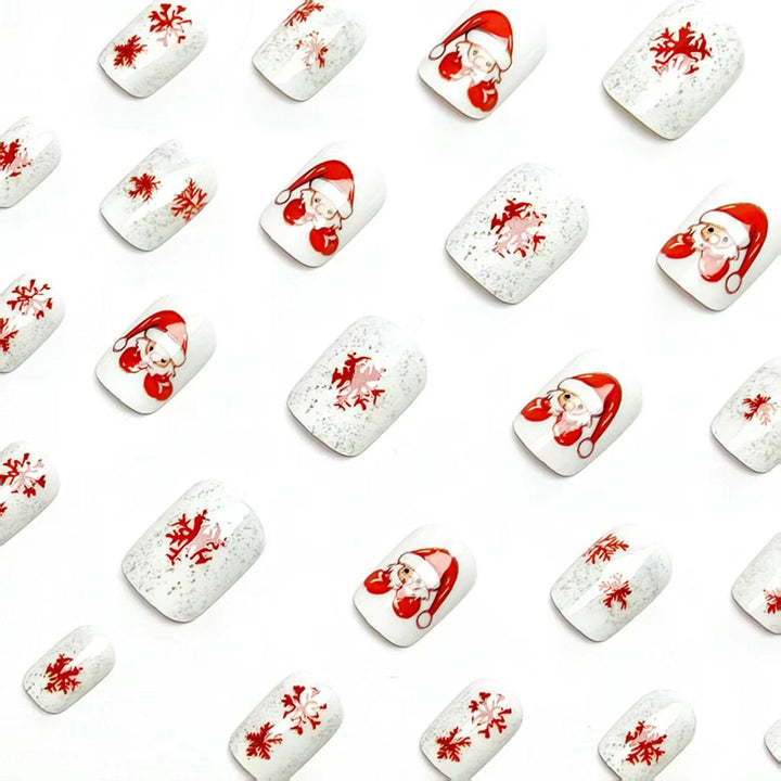 Kunstnägel mit Festlichem Weihnachtsdesign Karnz
