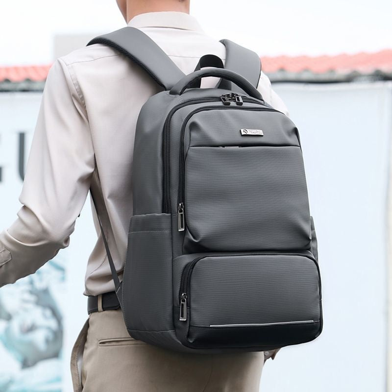 Vielseitiger Laptop-Rucksack mit mehreren Fächern Karnz