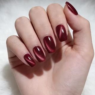 Glänzendes Metallic Press-On Nagelset Karnz