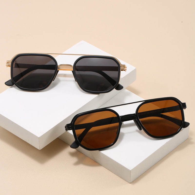 Damen modische Sonnenbrille im modernen stilvollen Design Karnz