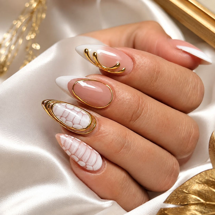 Premium Nägel mit Kunstdesign Karnz